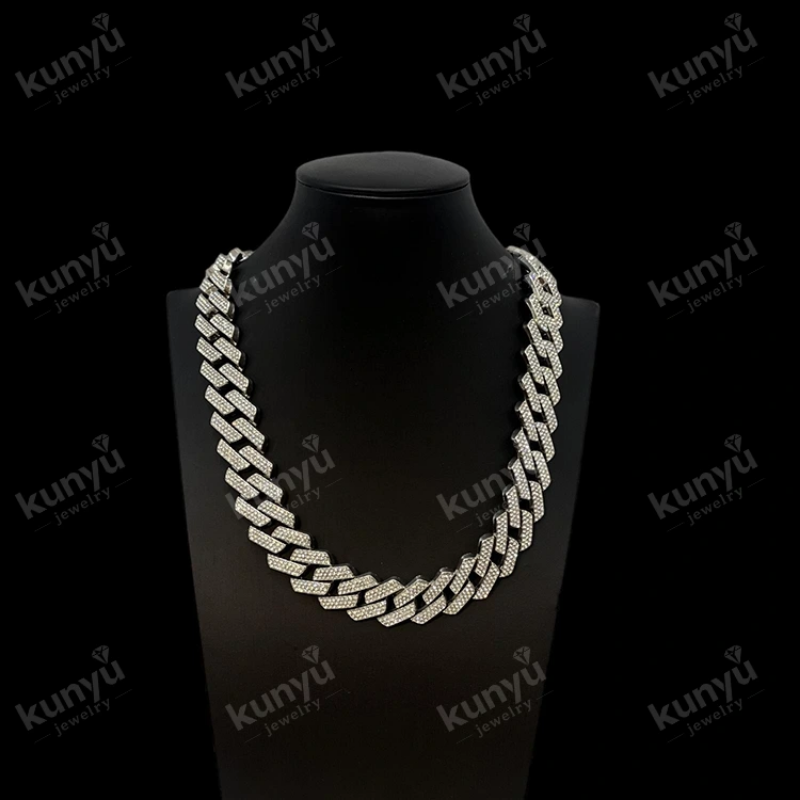 Azken belaunaldiko Z armairua ezinbestekoa: Eguneroko edozein jantziri aurre egin diezaioke modan dagoen Kubako Streetwear Choker baten ertz ausartari? Azken belaunaldiko Z armairua ezinbestekoa: Eguneroko edozein jantziri aurre egin diezaioke modan dagoen Kubako Streetwear Choker baten ertz ausartari?