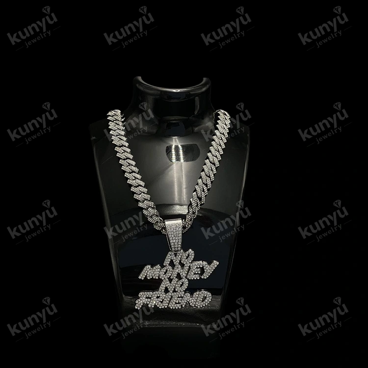 Iced Out Hip Hop Zintzilikarioa